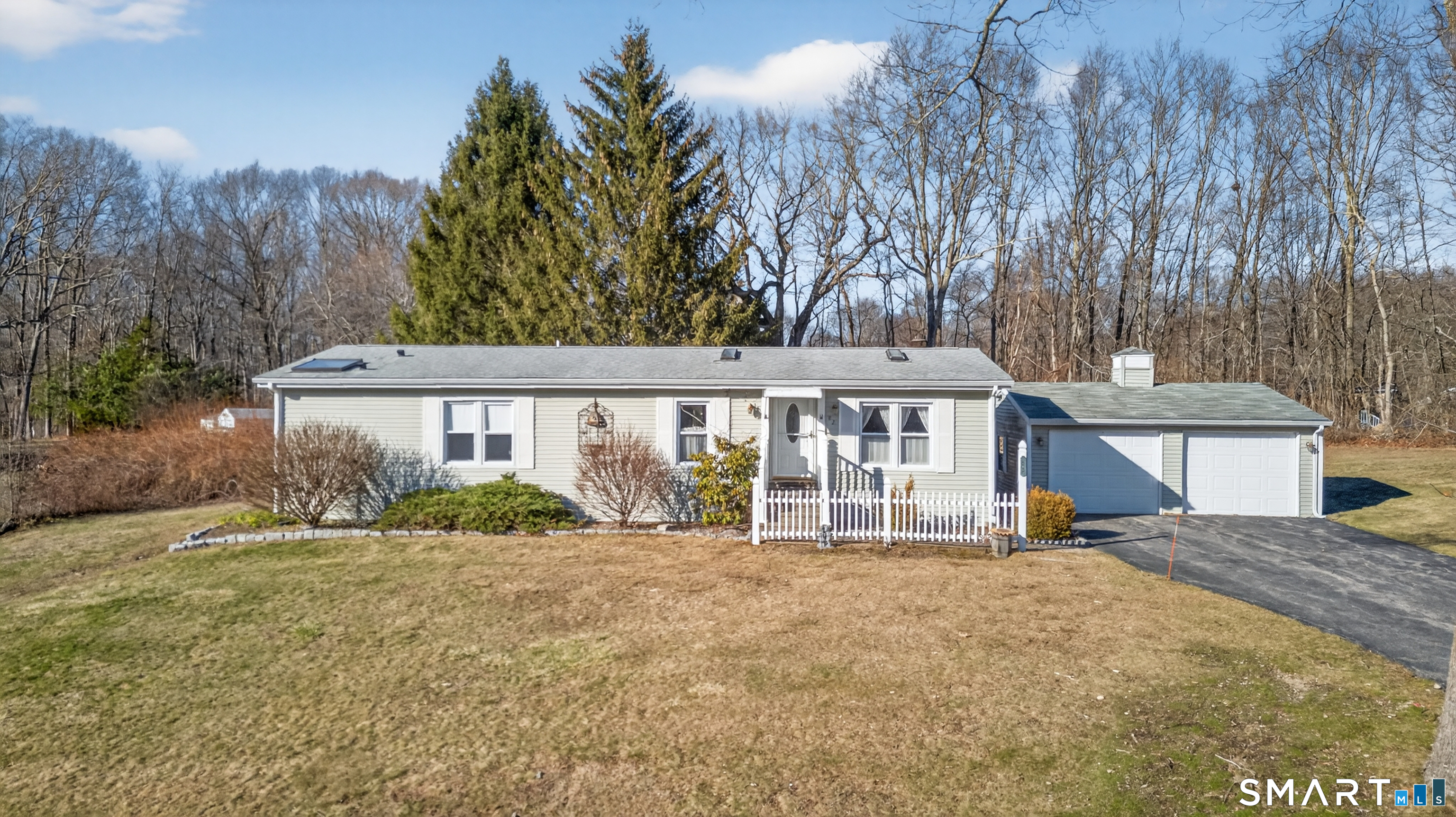 82 Colchester Cmns Colchester, CT 06415 - Photo 2 of 39