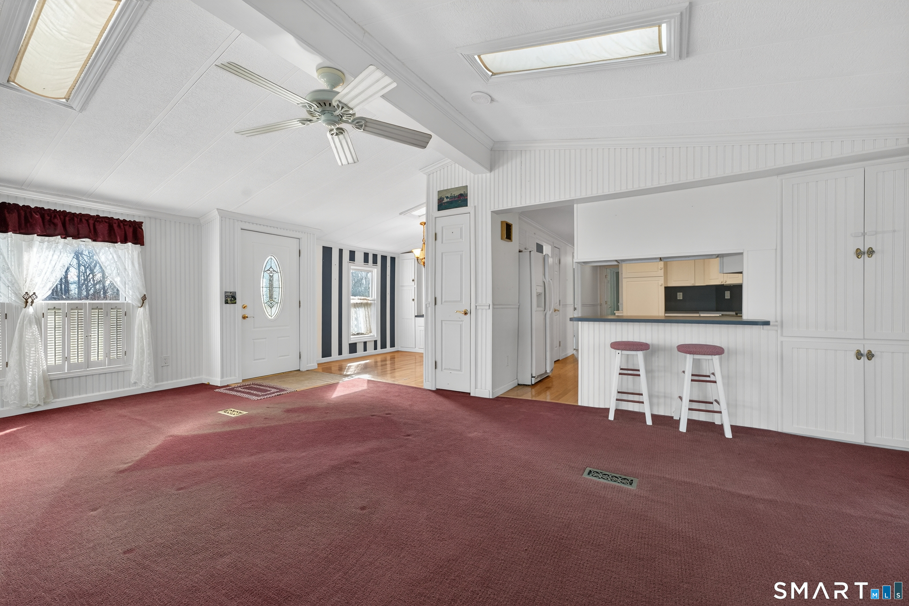 82 Colchester Cmns Colchester, CT 06415 - Photo 4 of 39