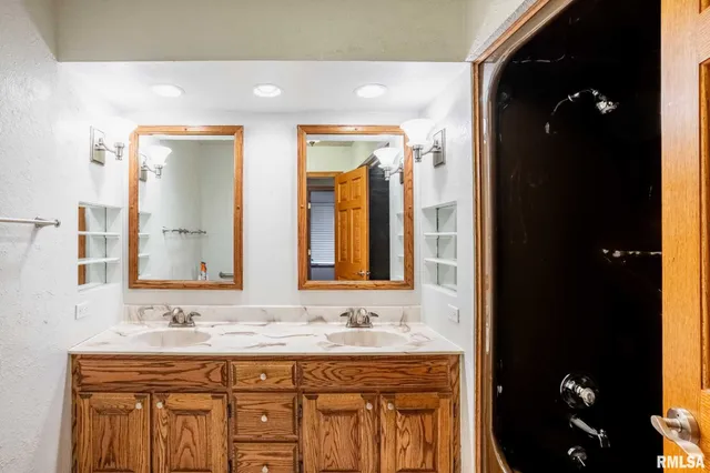 $245,000 | 1718 Russell Road, West Frankfort, IL 62896