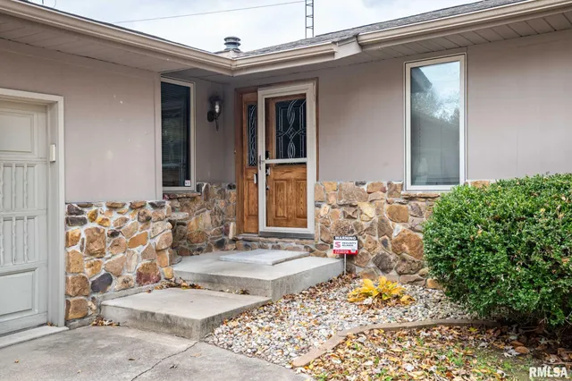 $245,000 | 1718 Russell Road, West Frankfort, IL 62896