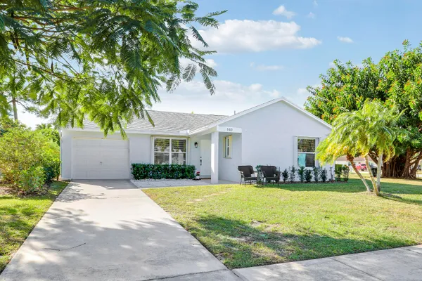 $530,000 | 140 Village Circle, Jupiter, FL 33458