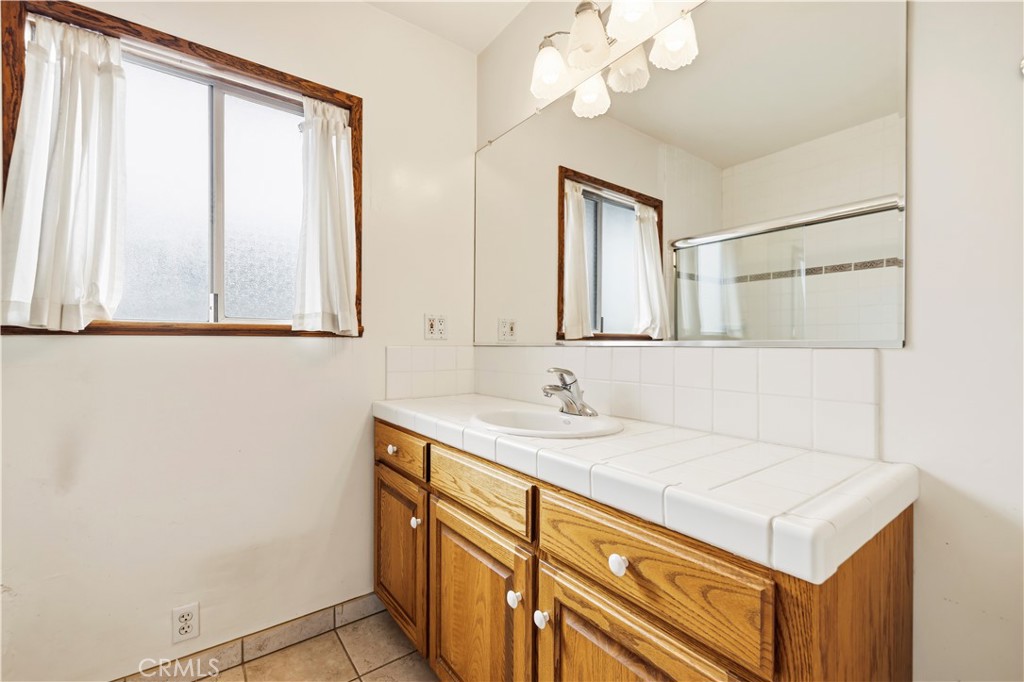 2724 North Kenneth Road Burbank, CA 91504 - Photo 31 of 35
