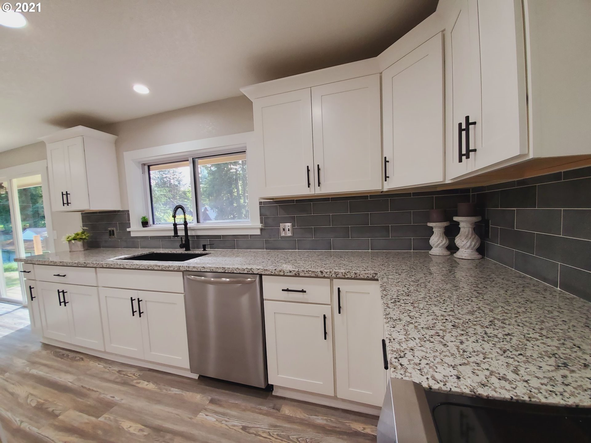 15140 South Burkstrom Road Oregon City, OR 97045 - Photo 12 of 32 Gallery Image 12