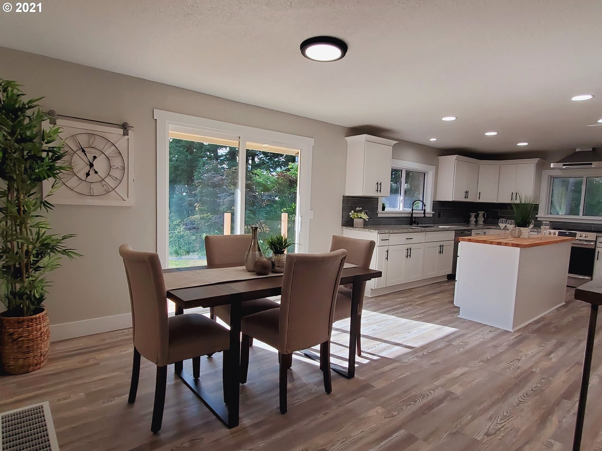 15140 South Burkstrom Road Oregon City, OR 97045 - Photo 14 of 32 Gallery Image 14