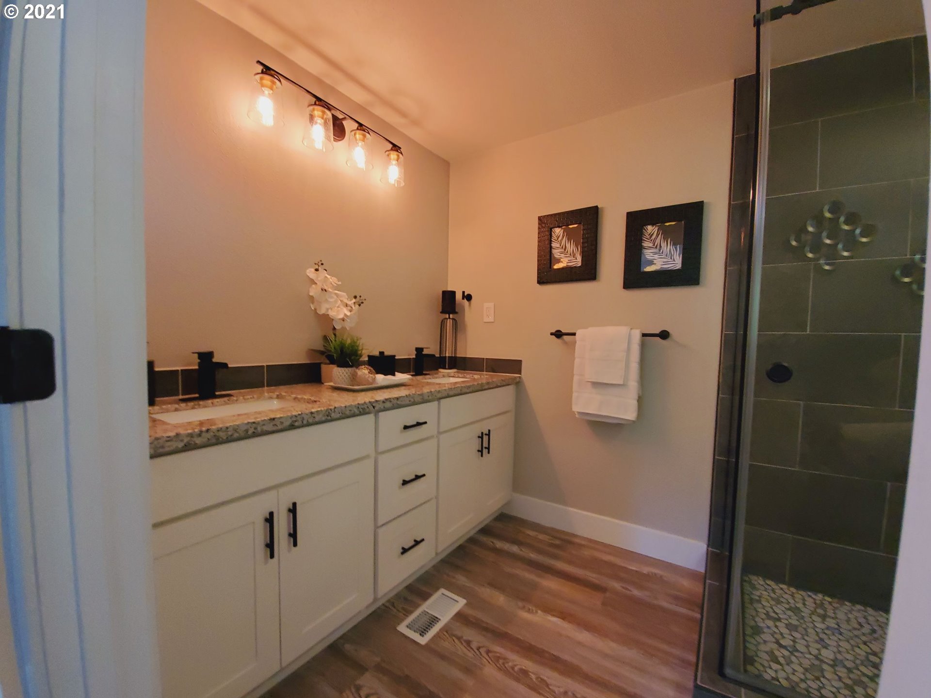 15140 South Burkstrom Road Oregon City, OR 97045 - Photo 24 of 32 Gallery Image 24
