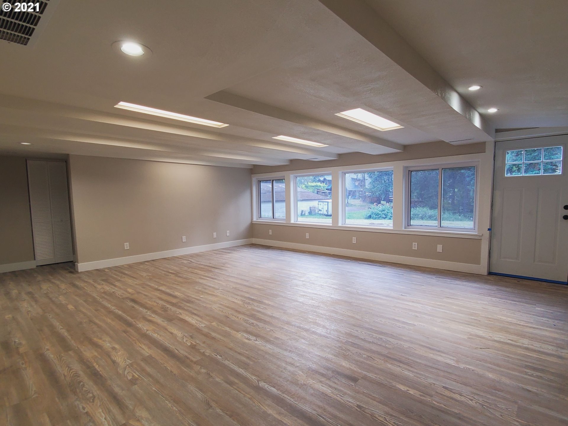 15140 South Burkstrom Road Oregon City, OR 97045 - Photo 30 of 32 Gallery Image 30