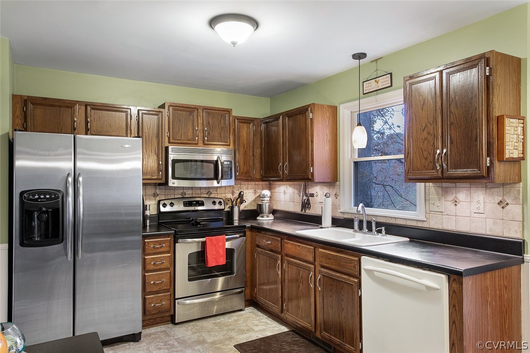 1413 Sycamore Ridge Court Midlothian, VA 23114 - Photo 13 of 36 Gallery Image 13