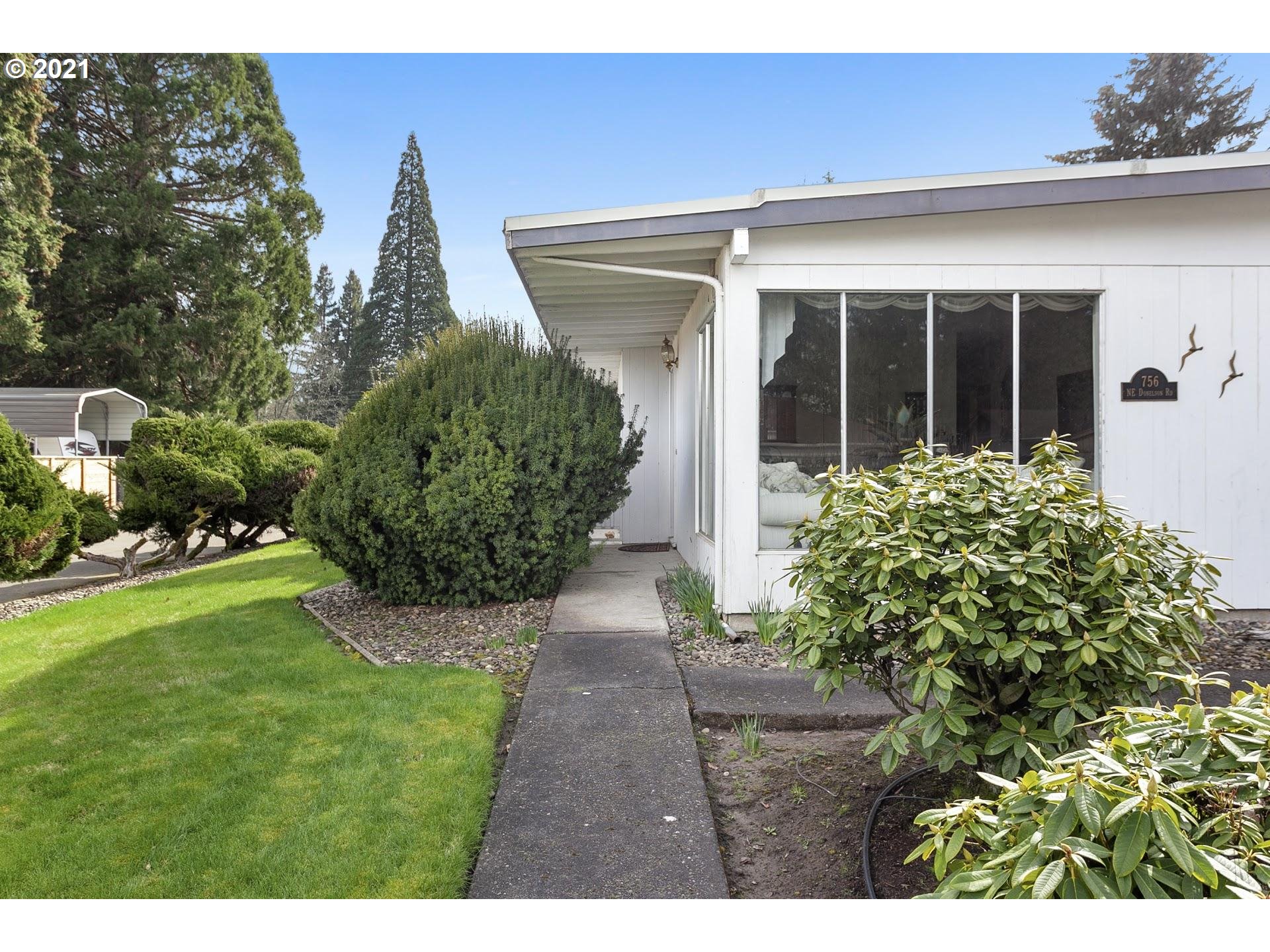 756 Northeast Donelson Road Hillsboro, OR 97124 - Photo 3 of 28 Gallery Image 3