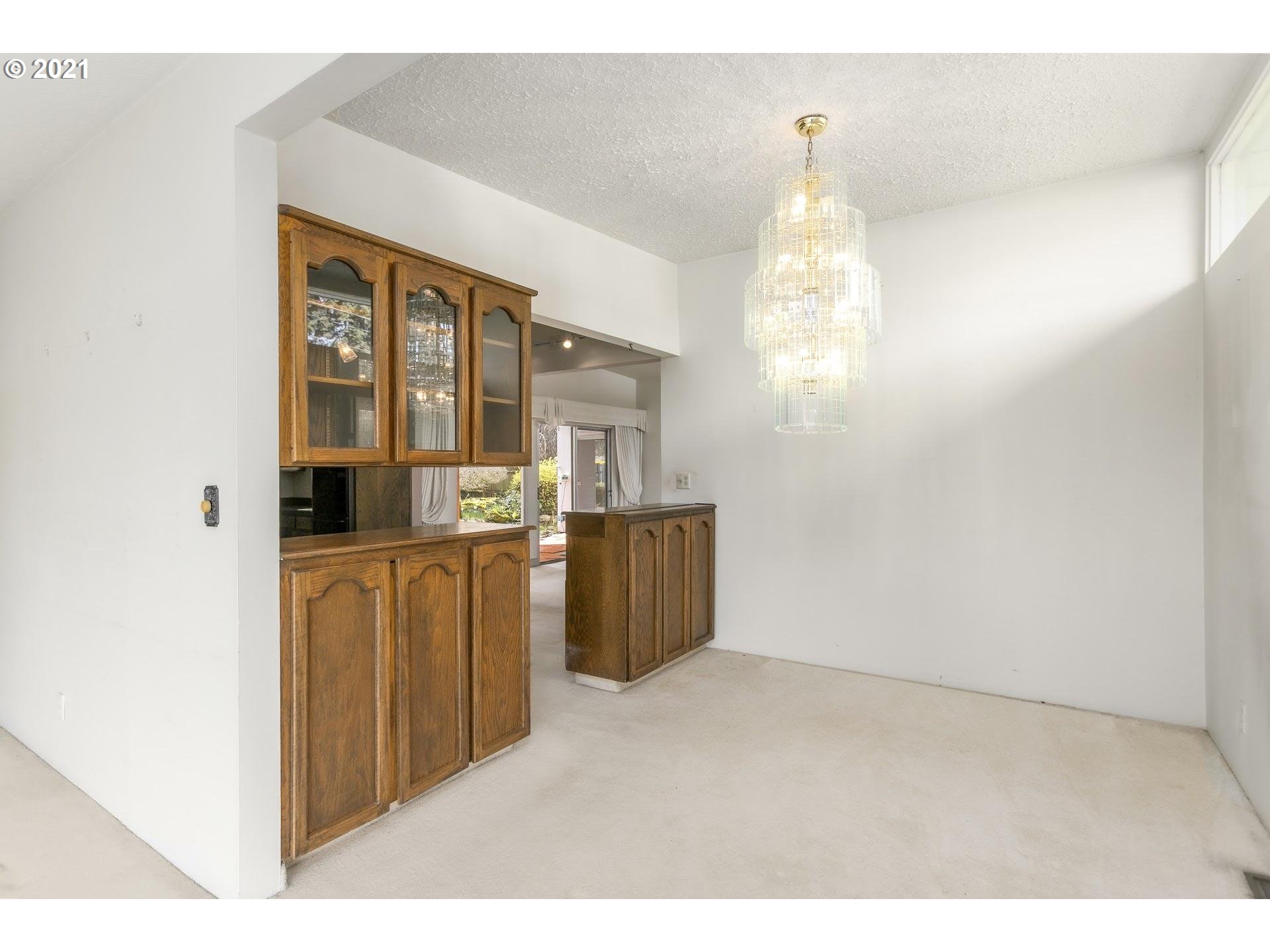 756 Northeast Donelson Road Hillsboro, OR 97124 - Photo 7 of 28 Dining Room