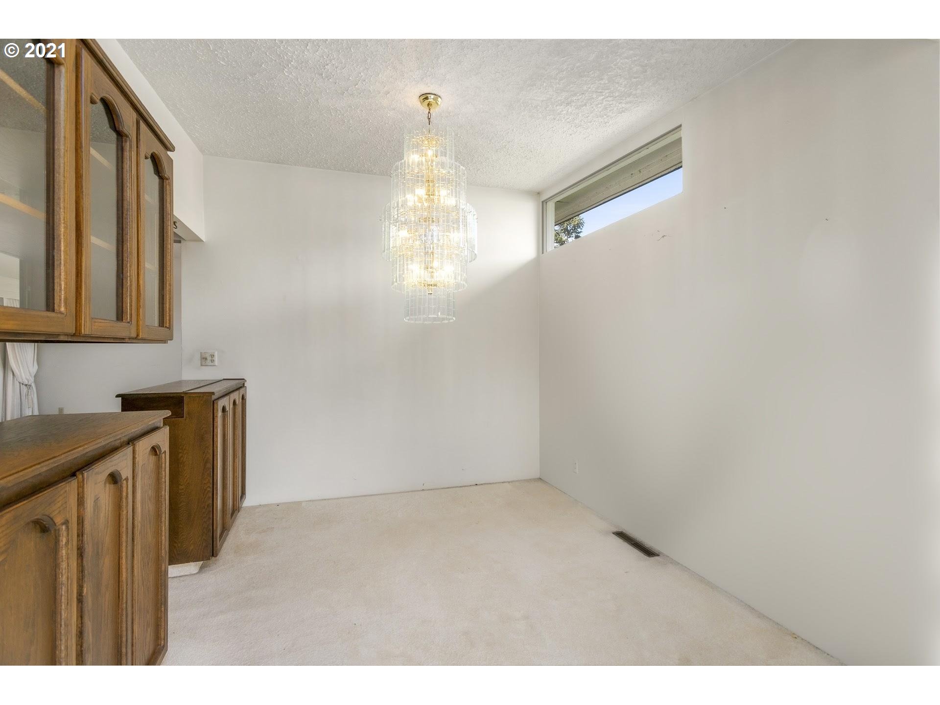 756 Northeast Donelson Road Hillsboro, OR 97124 - Photo 8 of 28 Dining Room