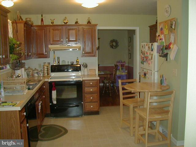 133 Jeanel Circle Lititz, PA 17543 - Photo 8 of 13