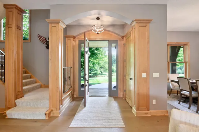 $1,749,900 | 2125 Heritage Trail, Maple Plain, MN 55359