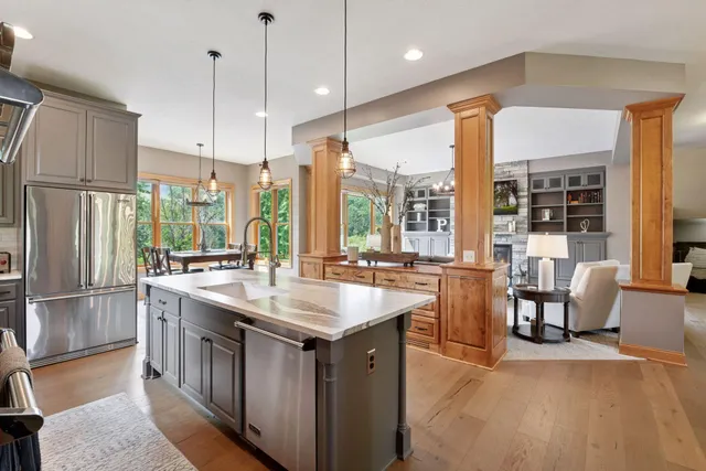 $1,749,900 | 2125 Heritage Trail, Maple Plain, MN 55359