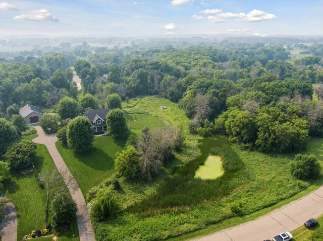 $1,749,900 | 2125 Heritage Trail, Maple Plain, MN 55359