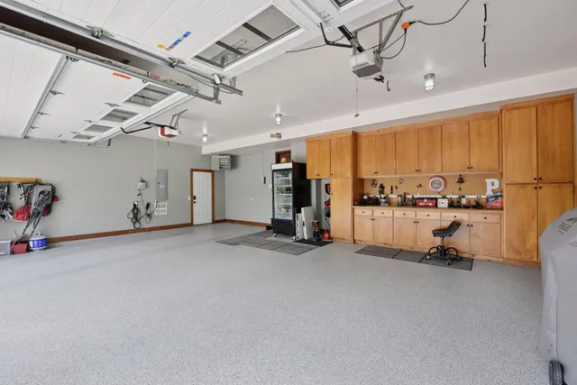 $1,749,900 | 2125 Heritage Trail, Maple Plain, MN 55359