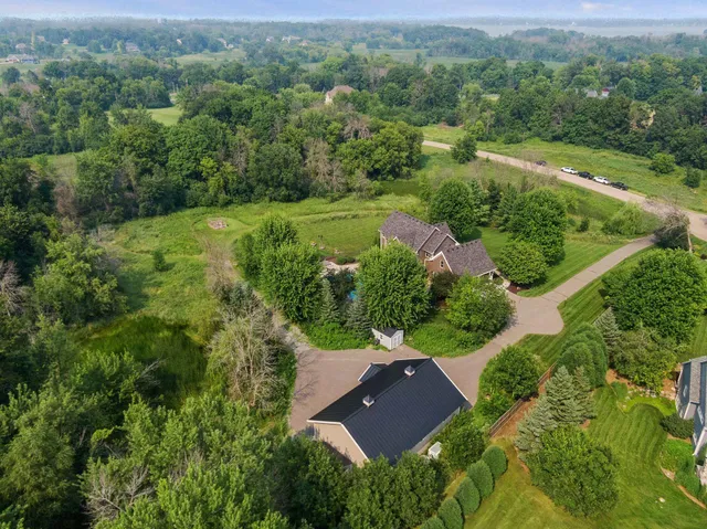 $1,749,900 | 2125 Heritage Trail, Maple Plain, MN 55359