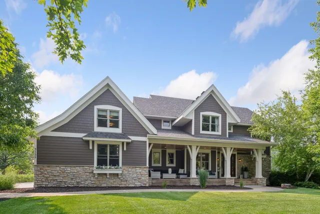 $1,749,900 | 2125 Heritage Trail, Maple Plain, MN 55359