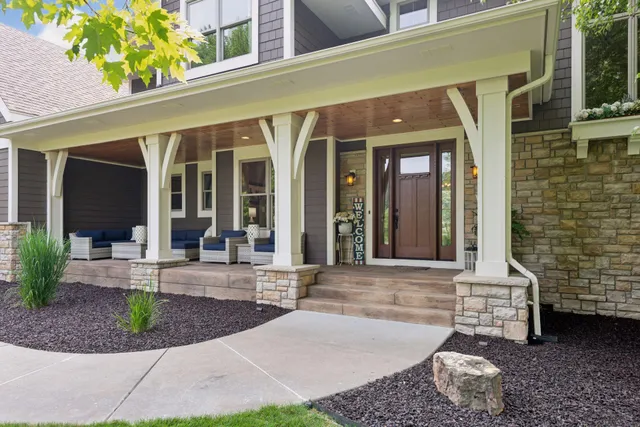 $1,749,900 | 2125 Heritage Trail, Maple Plain, MN 55359