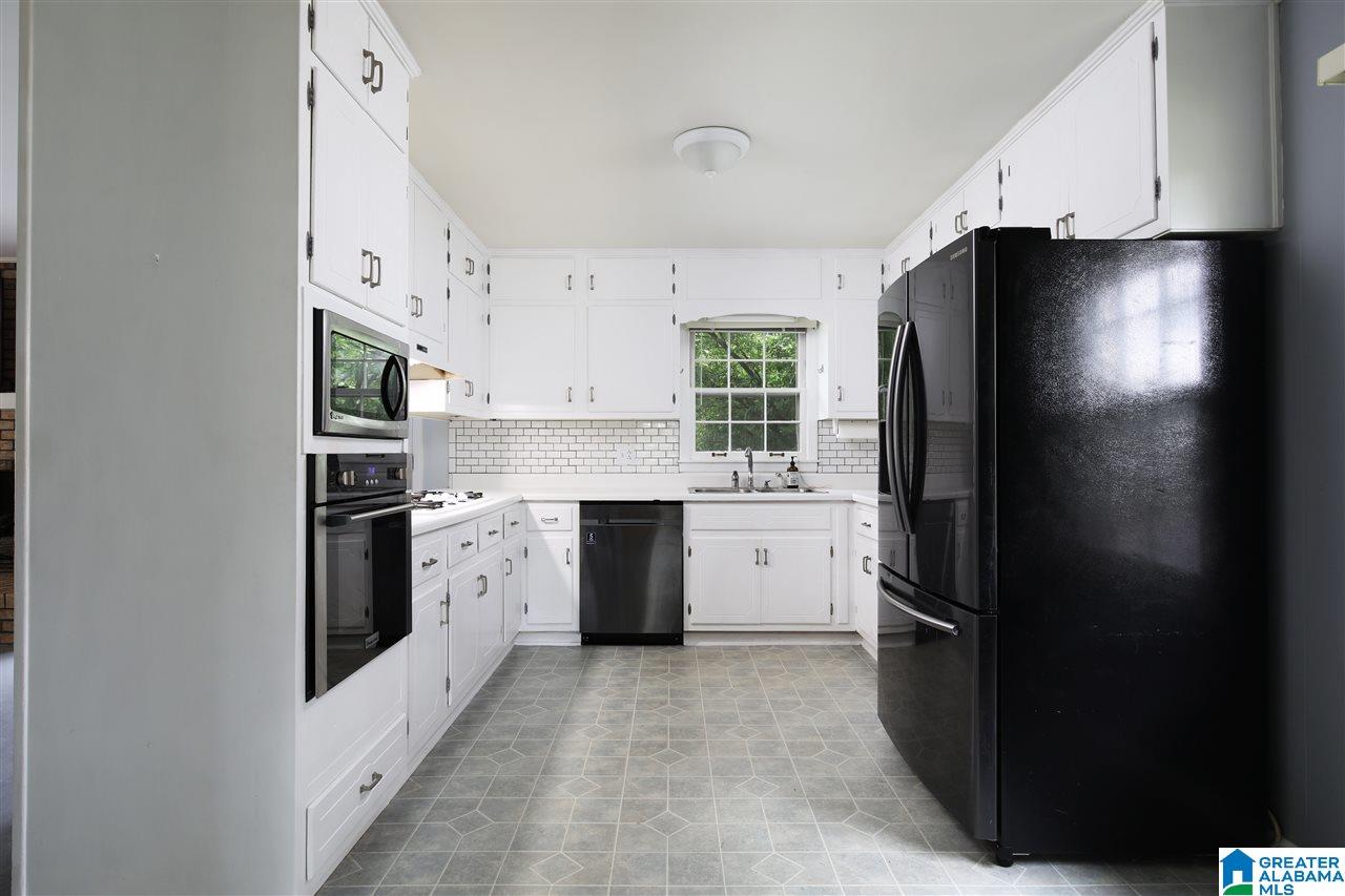 520 Rayburn Road Birmingham, AL 35226 - Photo 3 of 28