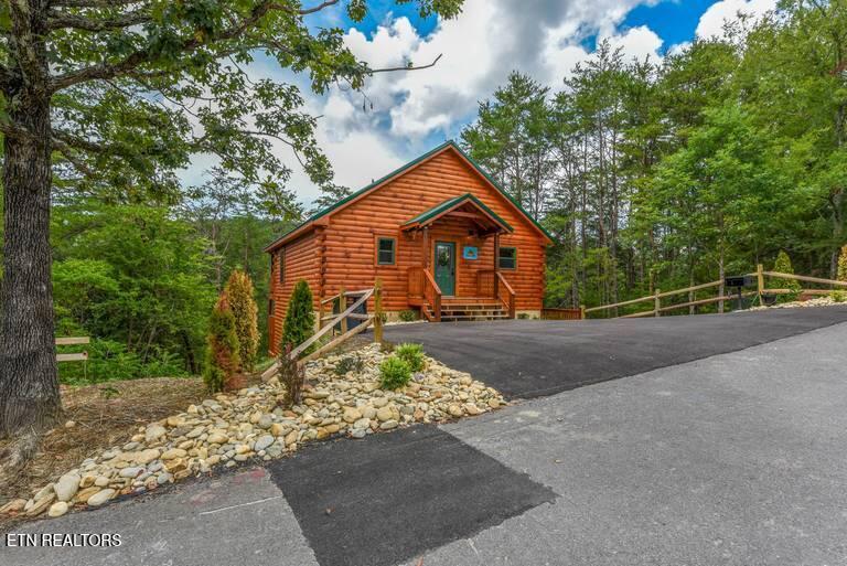 3202 Steeple Way Pigeon Forge, TN 37862 - Photo 3 of 44 3364540791