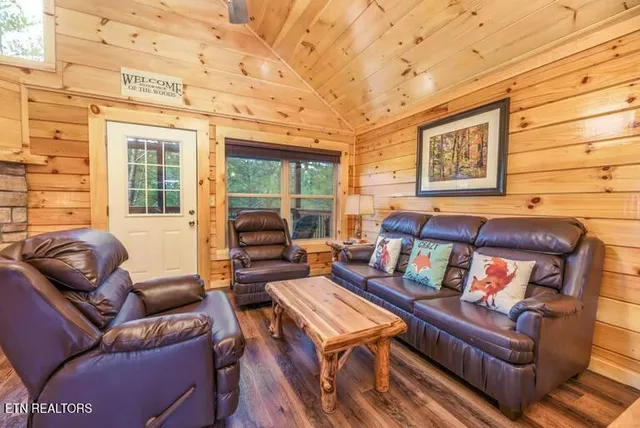 $668,000 | 3202 Steeple Way, Pigeon Forge, TN 37862