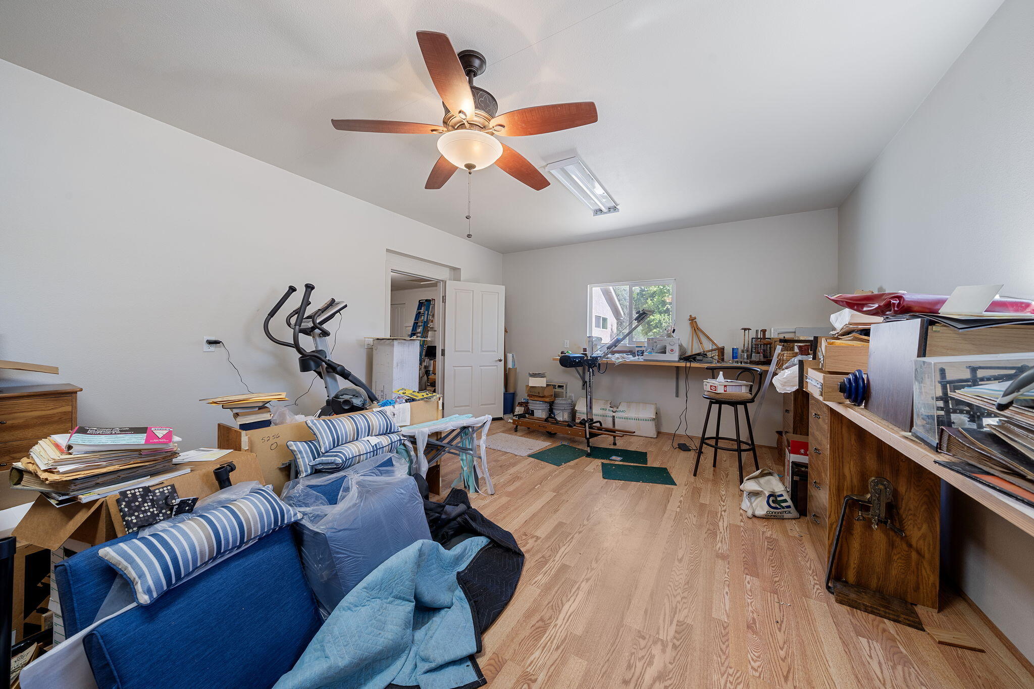 16640 Power Line Road Redding, CA 96001 - Photo 28 of 34 Shop/Hobby Room