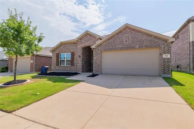 $2,195 | 1785 Alamandine Avenue, Cross Roads, TX 76227