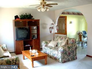 19 Limewood Road Levittown, PA 19056 - Photo 5 of 6 Gallery Image 5