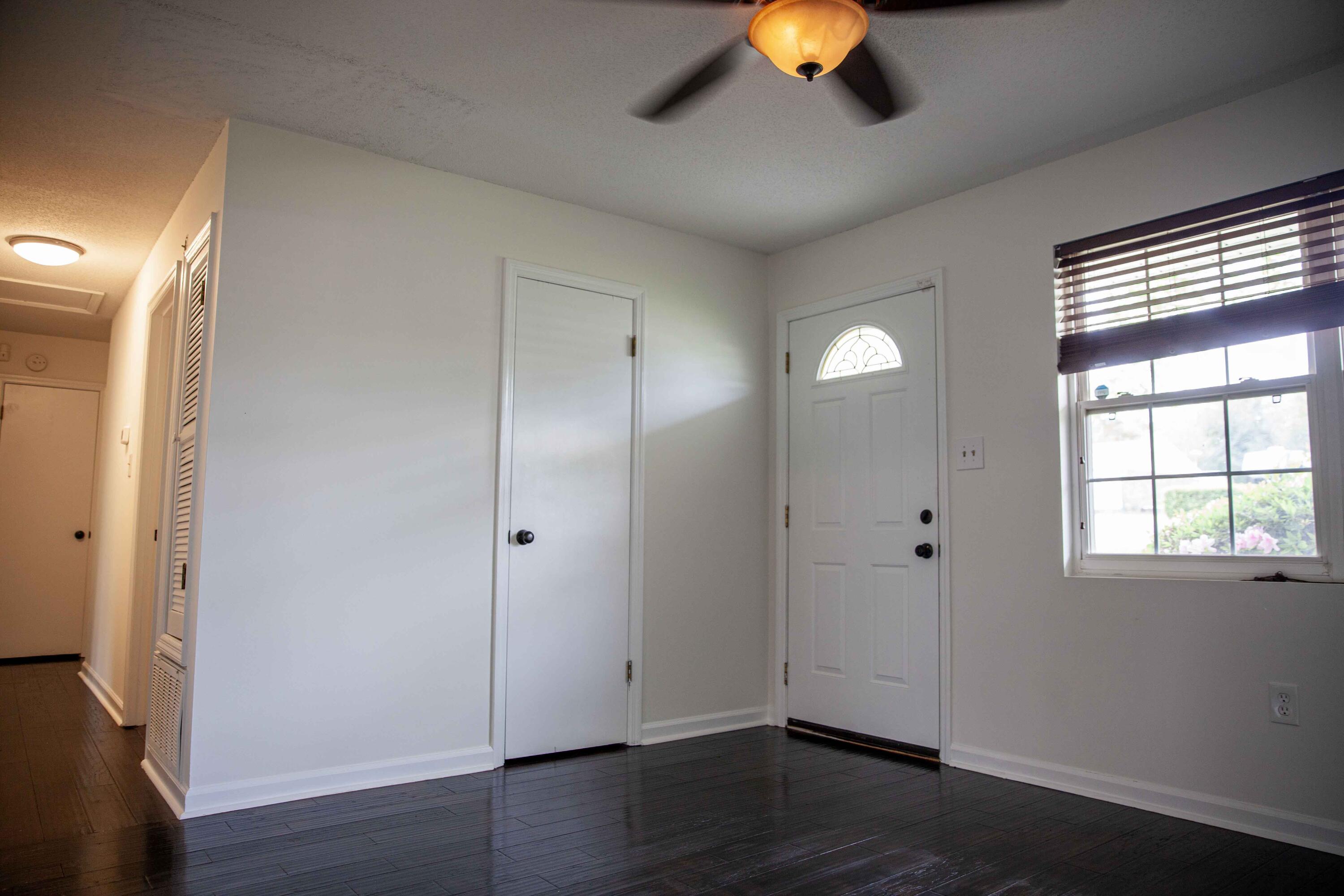 3209 Hillsview Drive Augusta, GA 30909 - Photo 6 of 29 2LivingRoom3