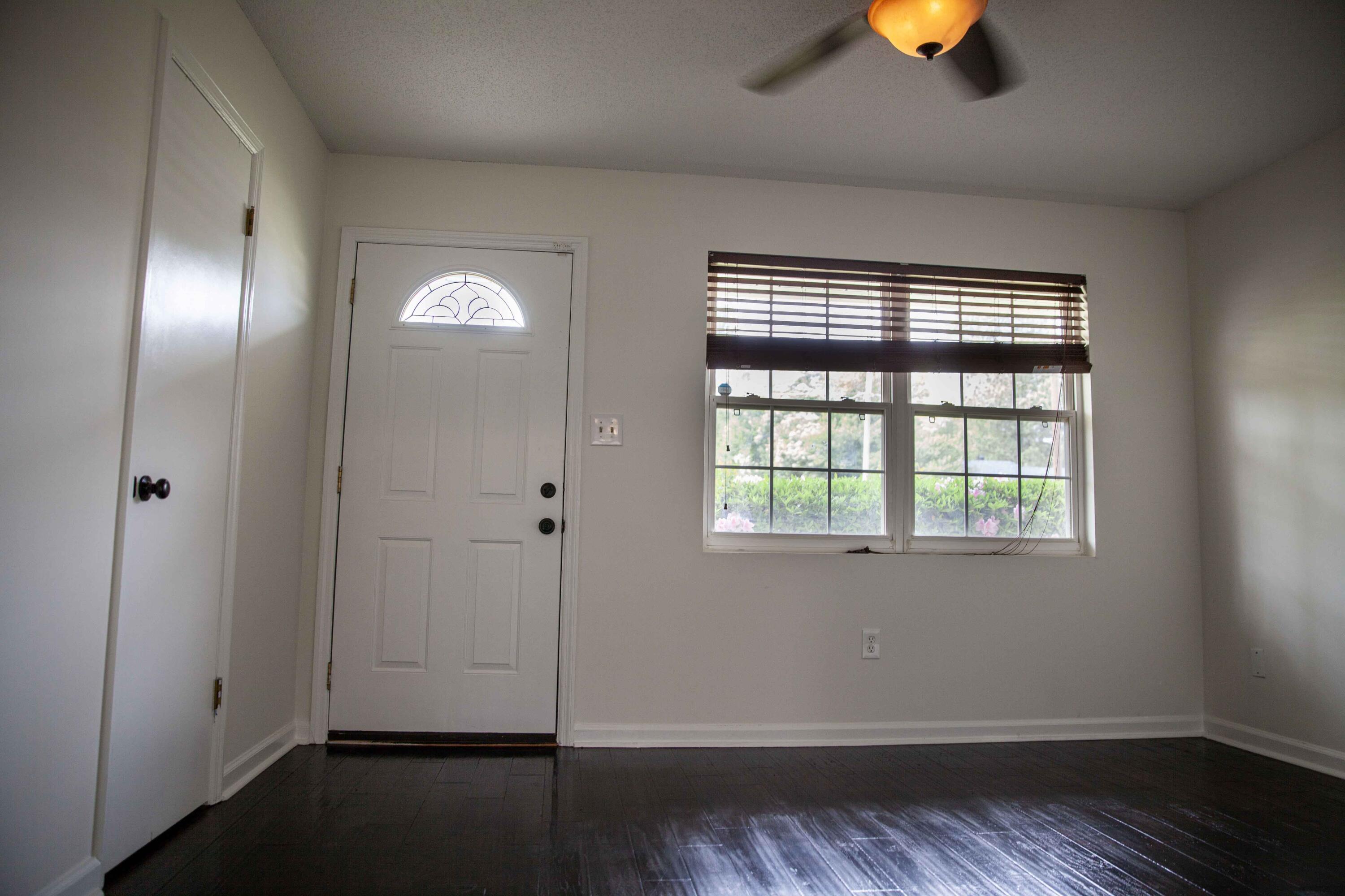 3209 Hillsview Drive Augusta, GA 30909 - Photo 7 of 29 2LivingRoom4