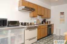 1426 Raspberry Court Edison, NJ 08817 - Photo 4 of 7