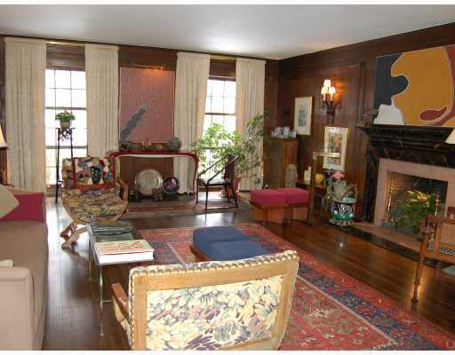 5625 Darlington Road Pittsburgh, PA 15217 - Photo 2 of 8 Living Room.