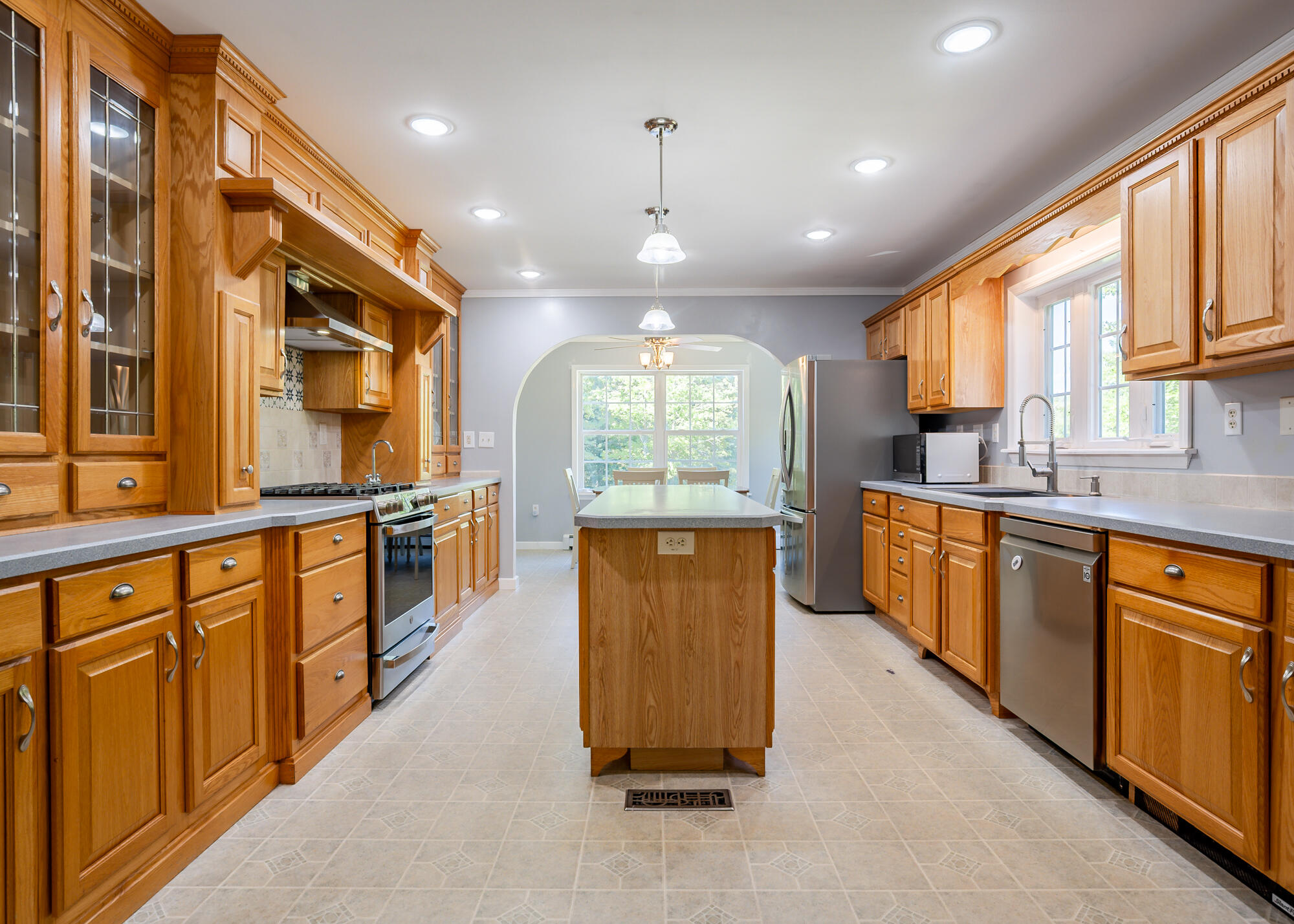 256 Meadow Road Topsham, ME 04086 - Photo 9 of 48