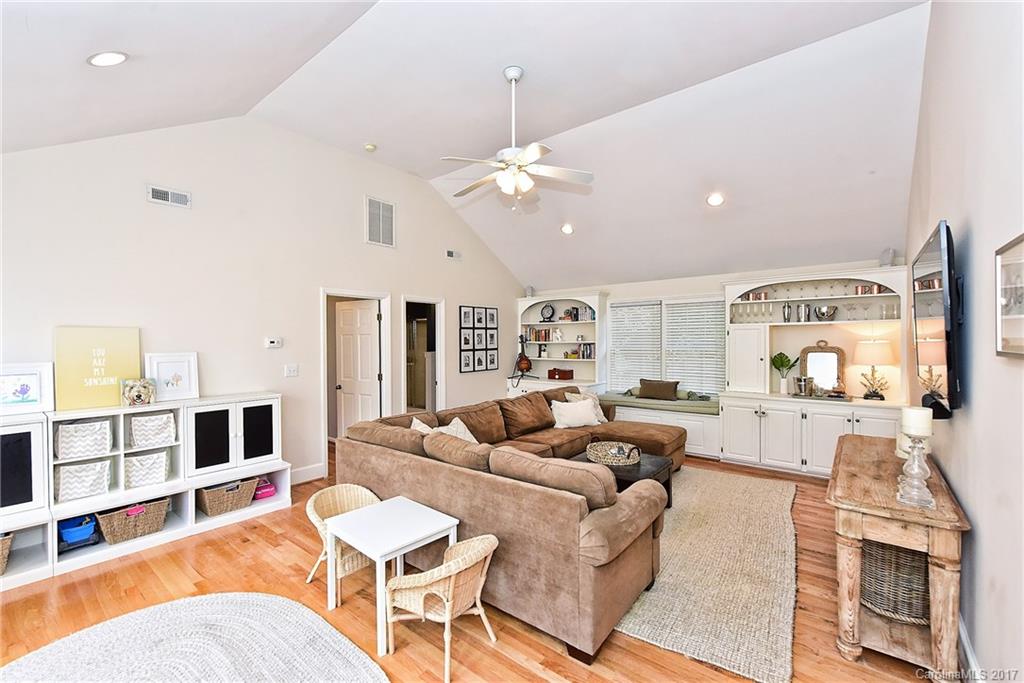 6020 Sharon Acres Road Charlotte, NC 28210 - Photo 10 of 24 Gallery Image 10