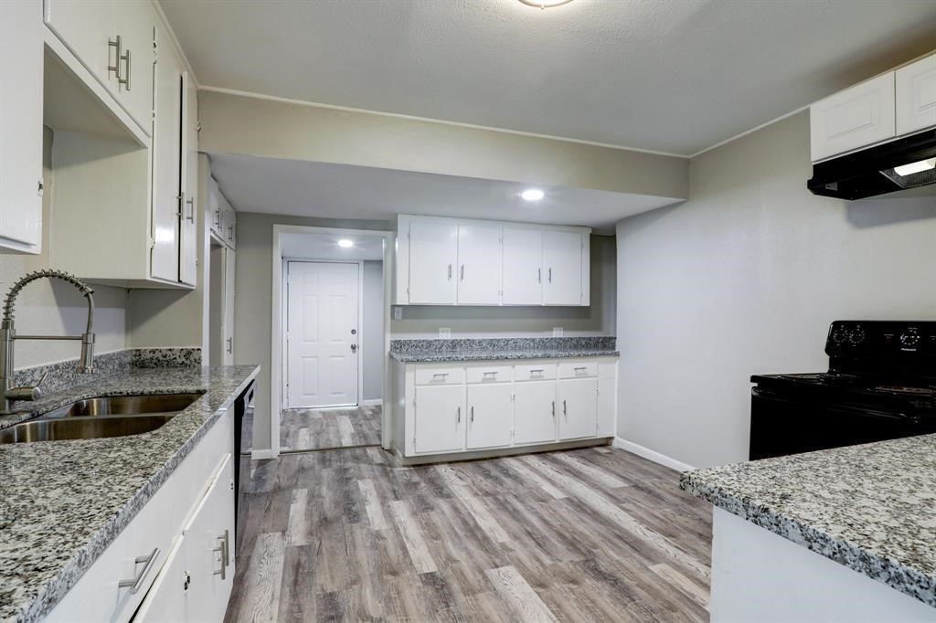 1236 San Felipe Street Angleton, TX 77515 - Photo 4 of 11