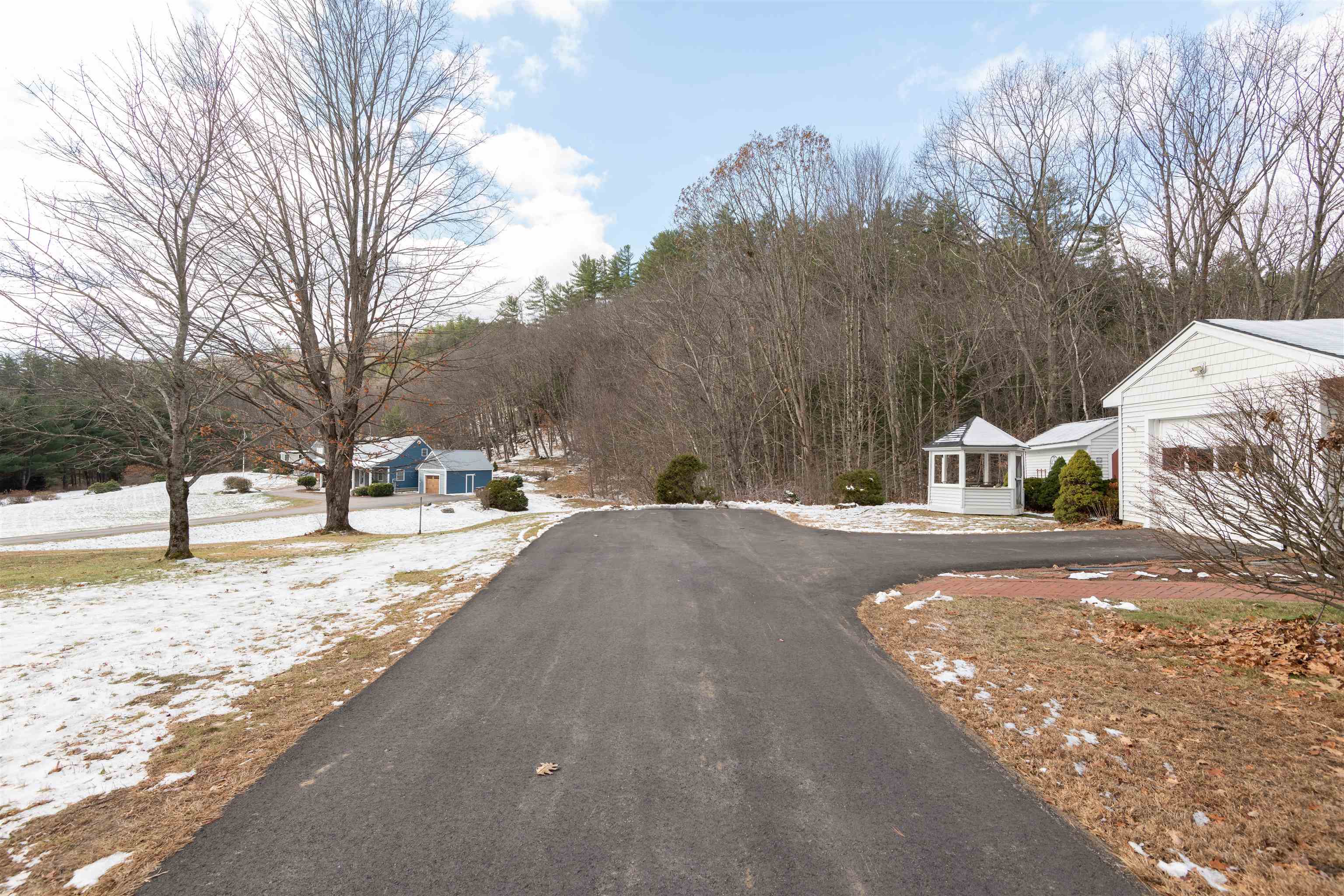 822 River Road Plymouth, NH 03264 - Photo 2 of 24