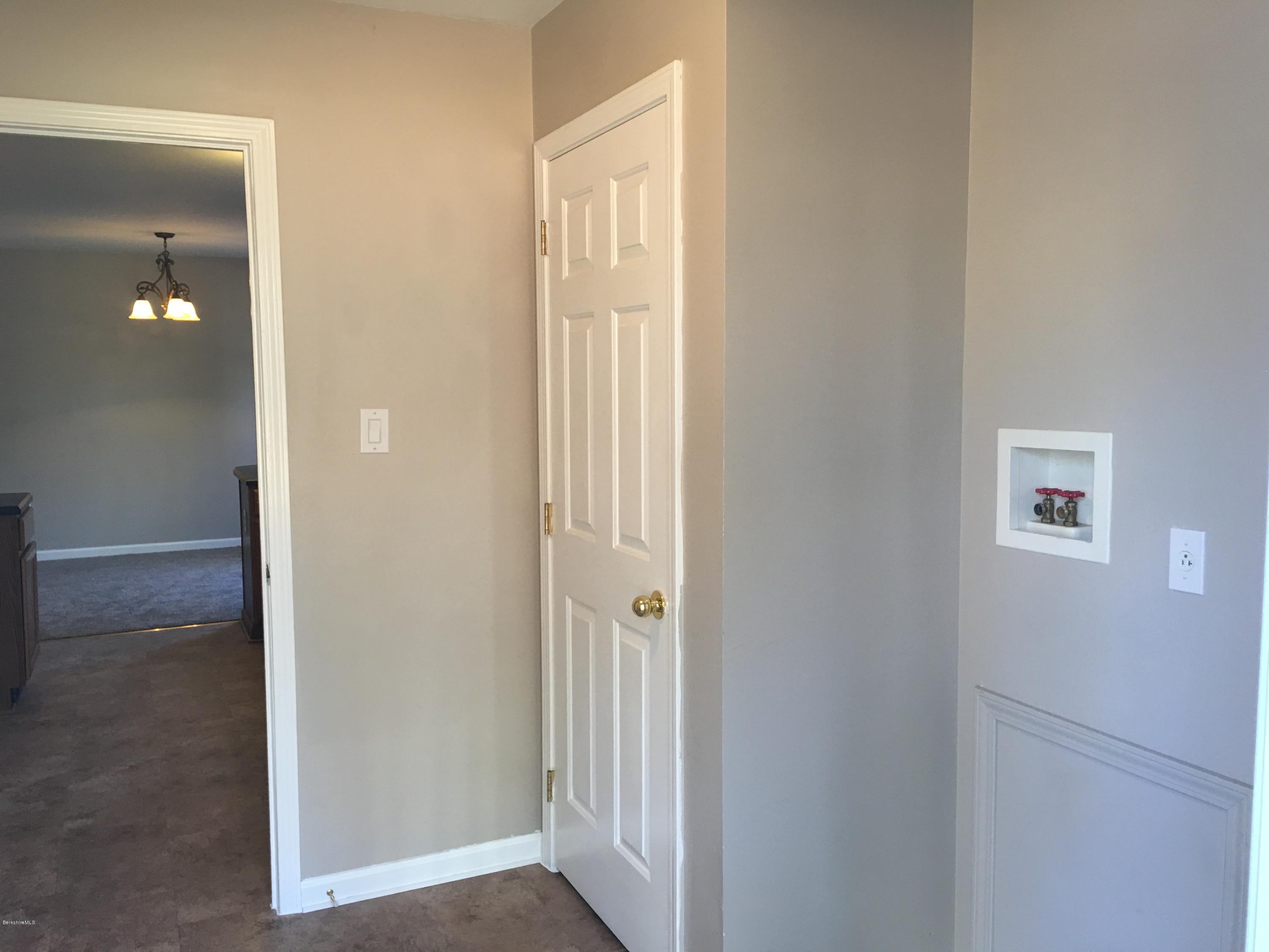 262 Ingalls Road Cheshire, MA 01225 - Photo 3 of 20 Entry way