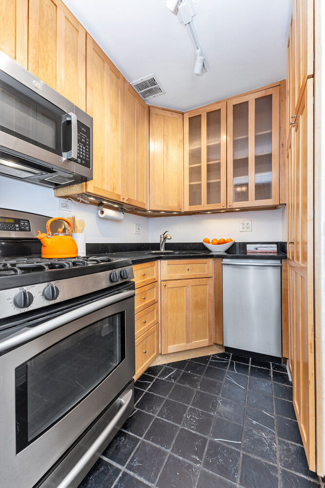 214 Riverside Drive, Unit 202/203 Manhattan, NY 10025 - Photo 6 of 17