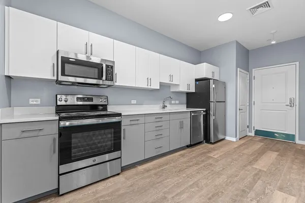 $2,200 | 30 Beacham Street, Unit 306, Everett, MA 02149