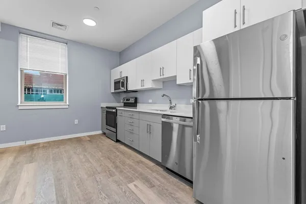 $2,200 | 30 Beacham Street, Unit 306, Everett, MA 02149