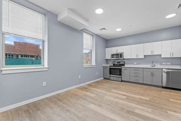 $2,200 | 30 Beacham Street, Unit 306, Everett, MA 02149