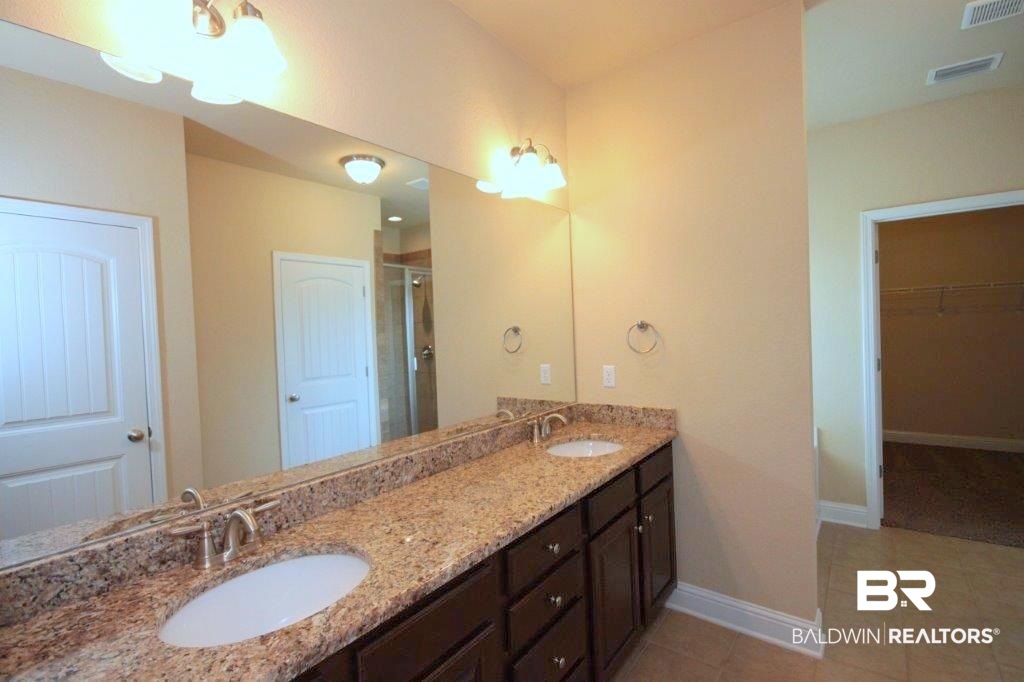 9801 Cumbria Drive Daphne, AL 36526 - Photo 12 of 41 Master Bath