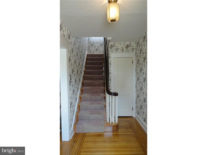 201 North Manoa Road Havertown, PA 19083 - Photo 5 of 25 Foyer