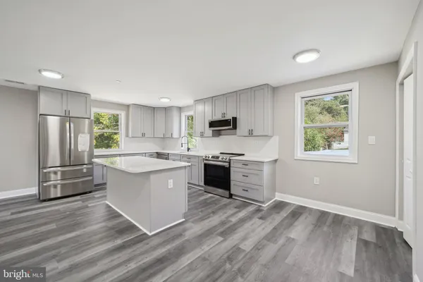 $829,000 | 5800 66th Avenue, Riverdale, MD 20737