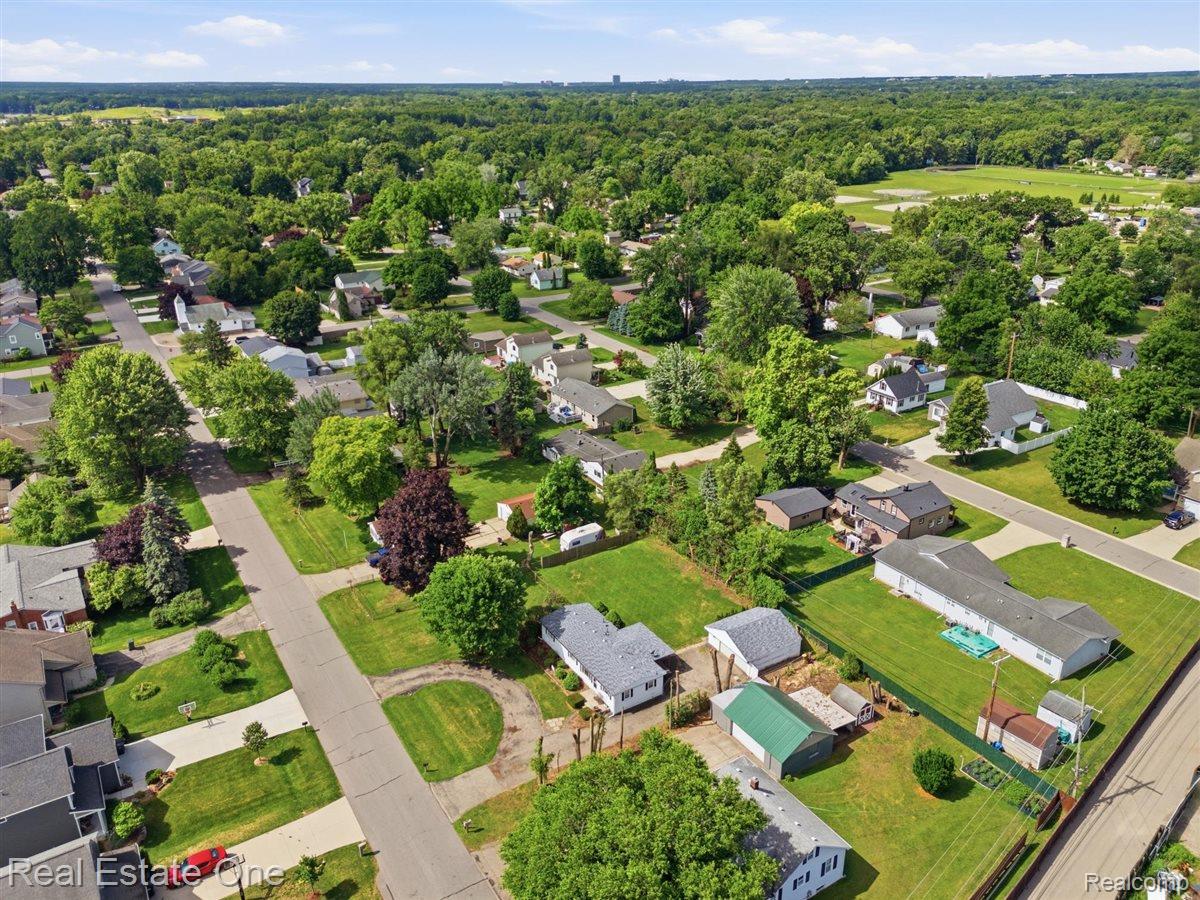 3003 Longview Avenue Rochester, MI 48307 - Photo 34 of 35 15-DJI_20260622104842_0332_D.jpg