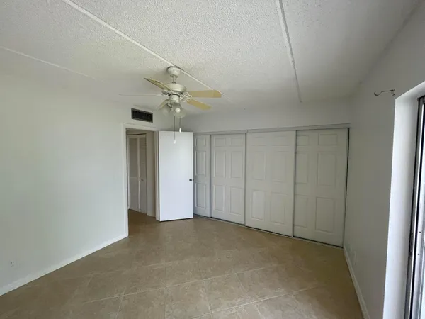 $1,600 | 2100 Springdale Boulevard, Unit 209, Palm Springs, FL 33461