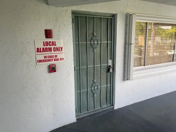 $1,600 | 2100 Springdale Boulevard, Unit 209, Palm Springs, FL 33461