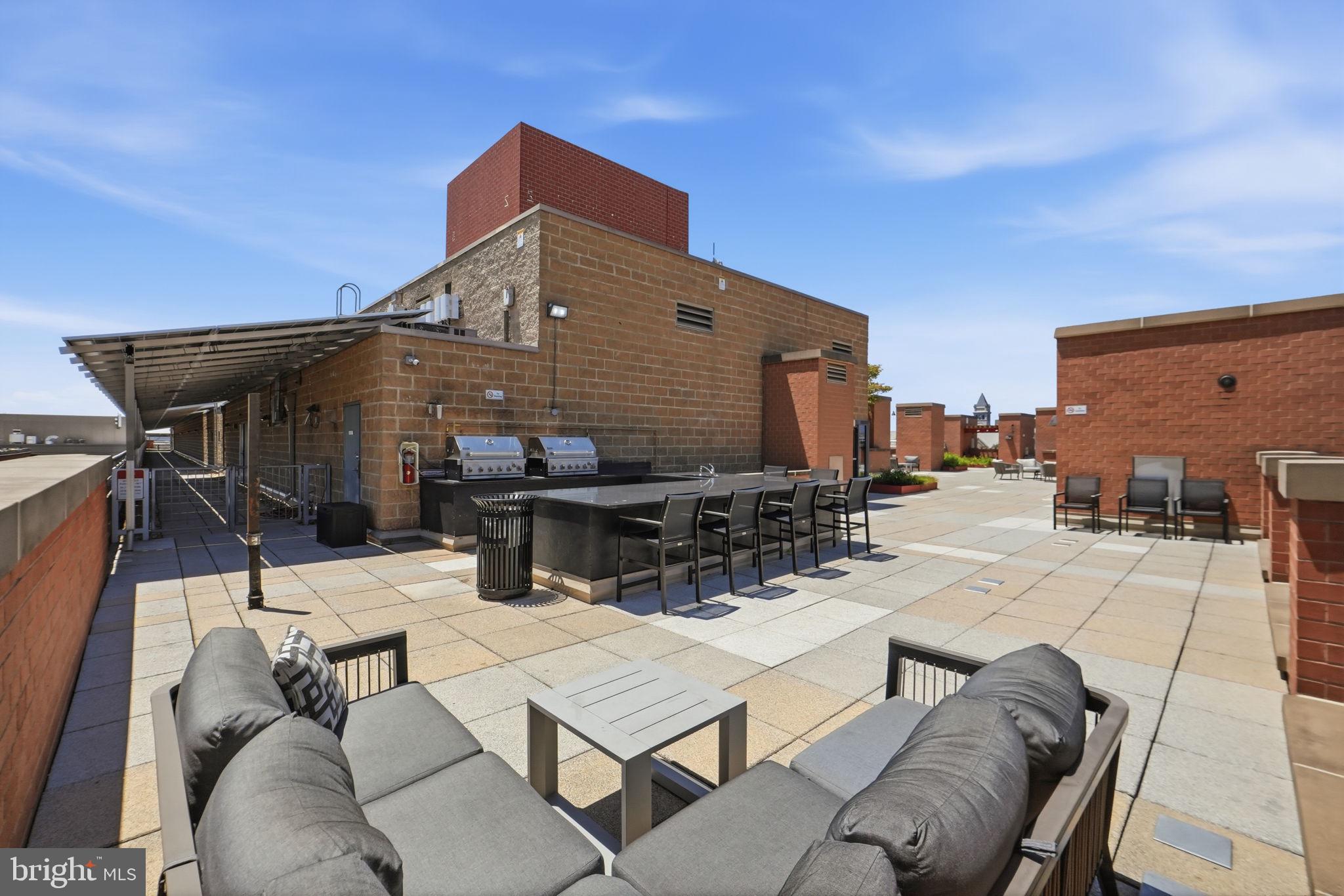 631 D Street Northwest, Unit 633 Washington, DC 20004 - Photo 33 of 40 Enjoy your outdoor office