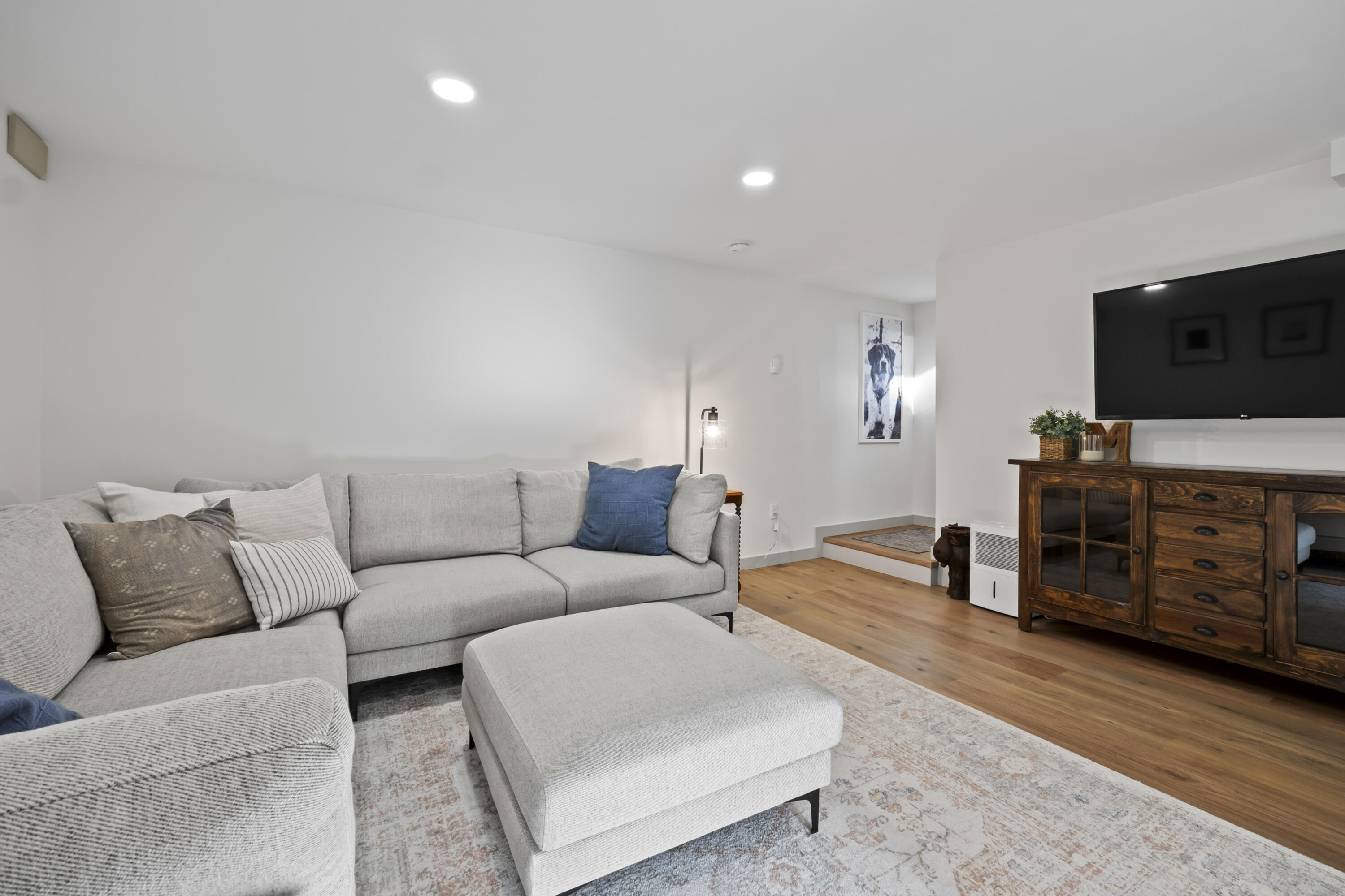 17 Batchelder Road Ogunquit, ME 03907 - Photo 23 of 33 Family room a