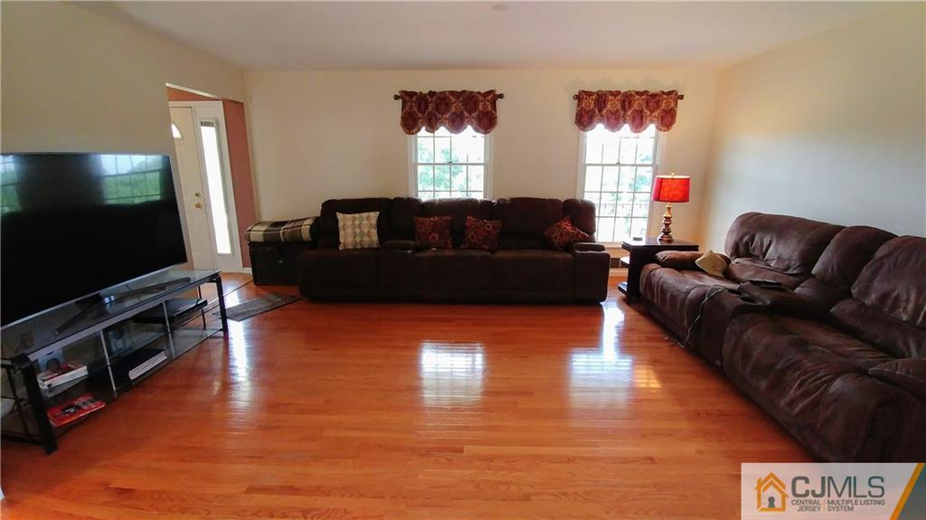 45 Shy Creek Road Pittstown, NJ 08867 - Photo 5 of 25 Gallery Image 5